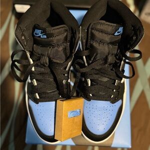 Air Jordan 1 UNC Toe